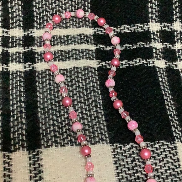 Pink beaded handmade ID lanyard - Picture 4 of 5